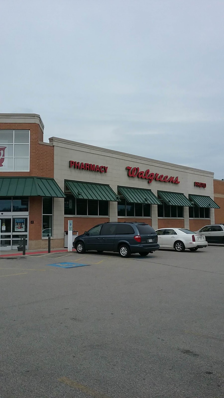 Walgreens | N168w21330 Main St, Jackson, WI 53037, USA | Phone: (262) 677-1702