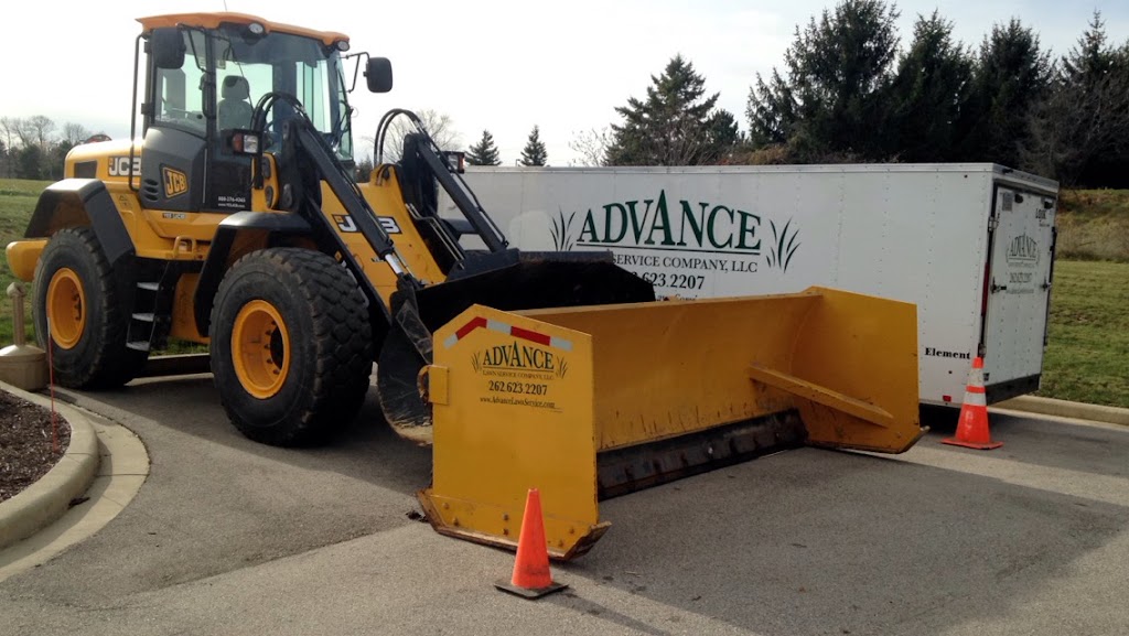 Advance Lawn Service Company, LLC | 1859 WI-83, Hartford, WI 53027, USA | Phone: (262) 623-2207