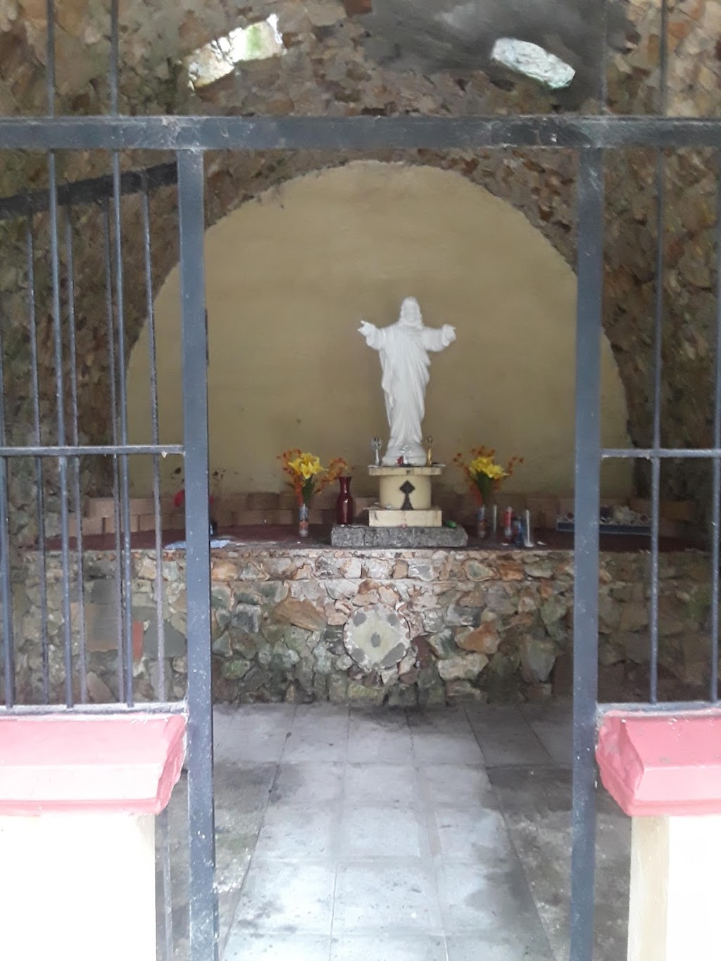 Grotto of Our Lady of Lourdes and Gethsemane Grotto | Golf Dr, San Antonio, FL 33576, USA | Phone: (352) 588-8624