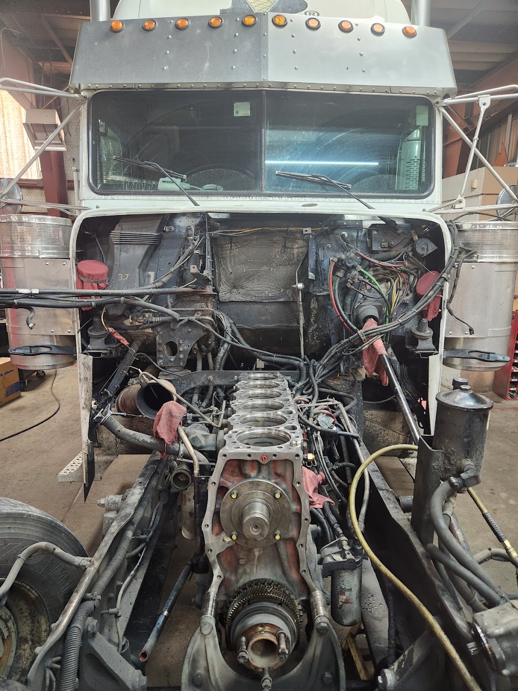 H & J Truck Repair | 3323 Jensen Rd E, El Reno, OK 73036, USA | Phone: (405) 422-3304