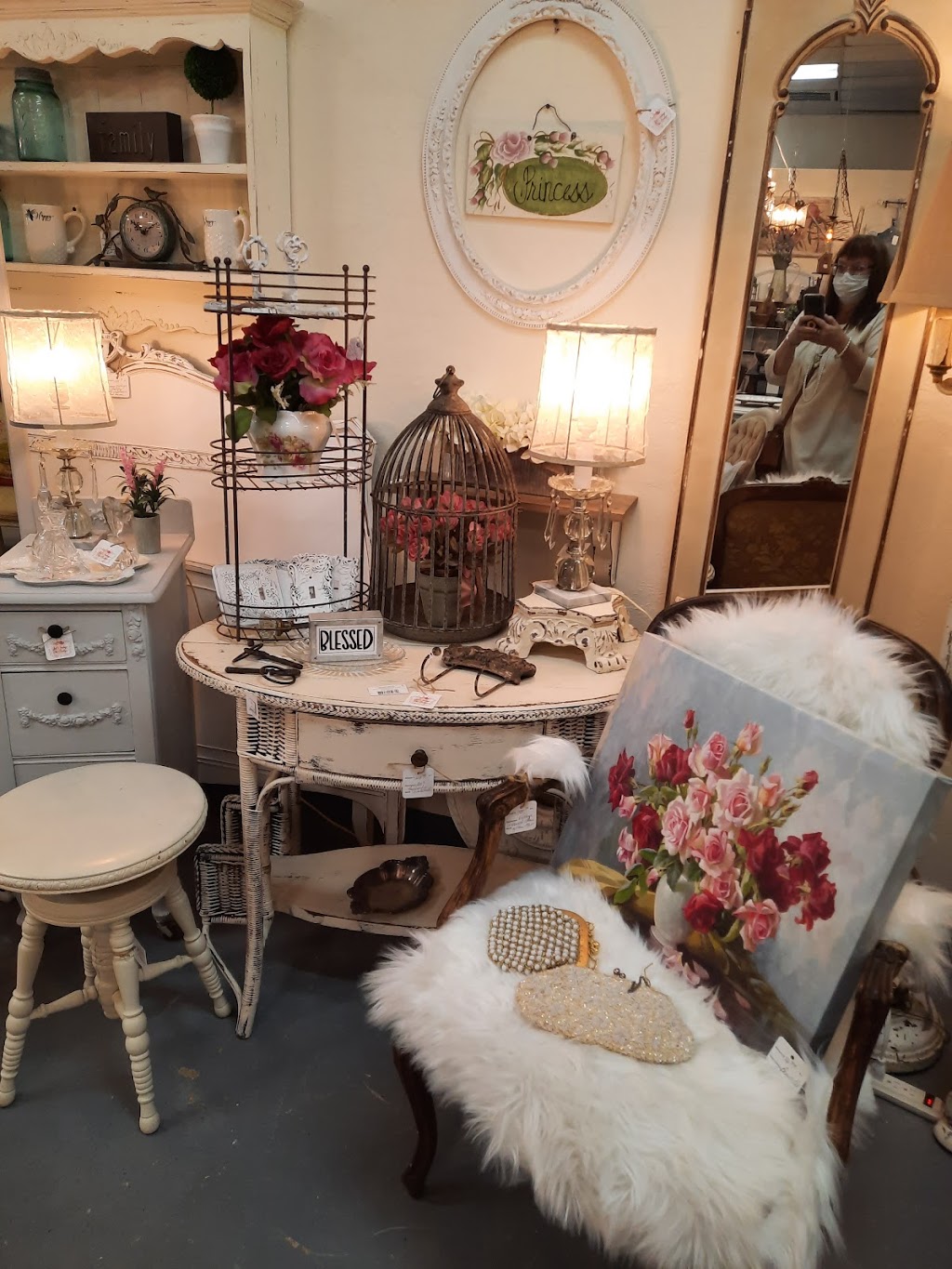 Juls Vintage Shabby Chic Boutique | 1165 Sixth St, Norco, CA 92860, USA | Phone: (951) 479-5425