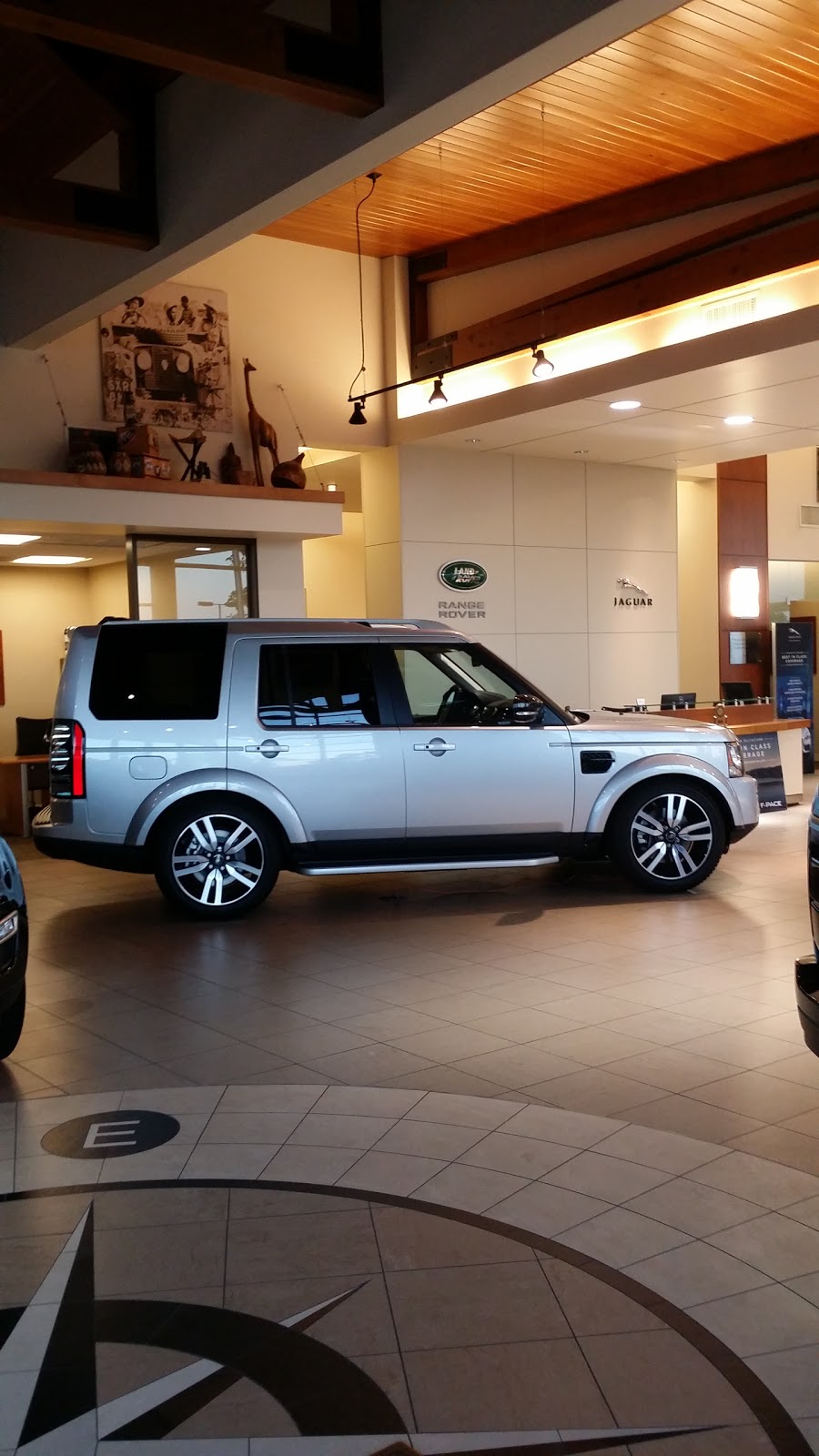 Jaguar Land Rover Carlsbad | 5334 Paseo Del Norte, Carlsbad, CA 92008, USA | Phone: (760) 494-5600