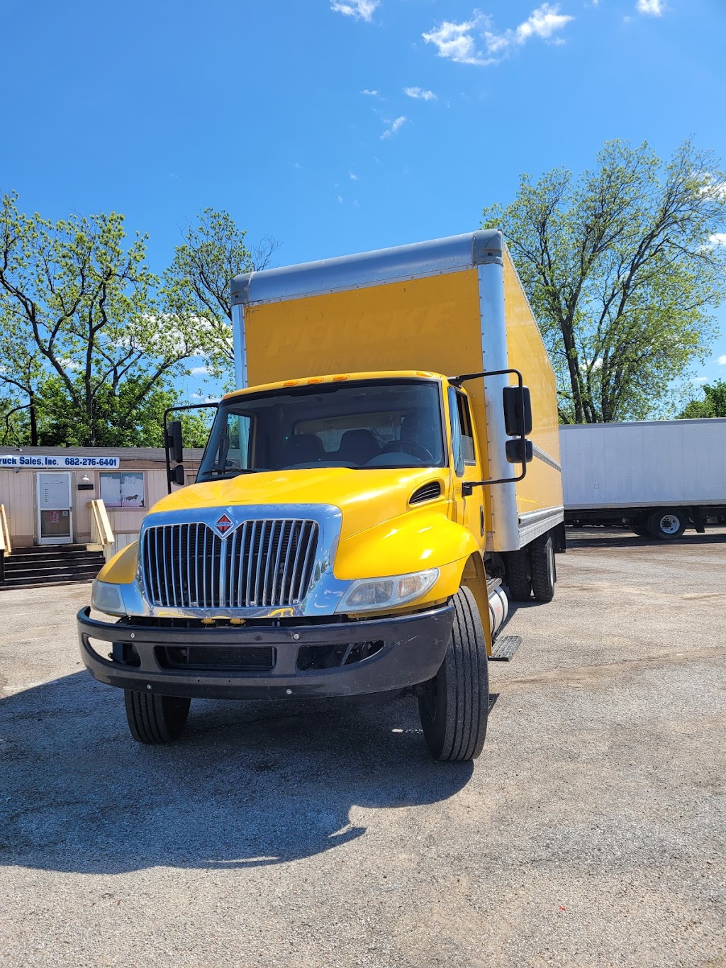 Pena Truck Sales Inc | 2004 E Division St, Arlington, TX 76011, USA | Phone: (682) 276-6401