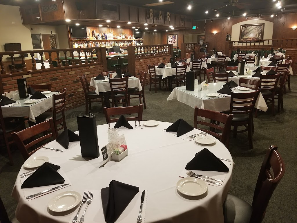 The Bear Club LLC Restaurant | 1695 Manning Ave, Reedley, CA 93654, USA | Phone: (559) 638-2396