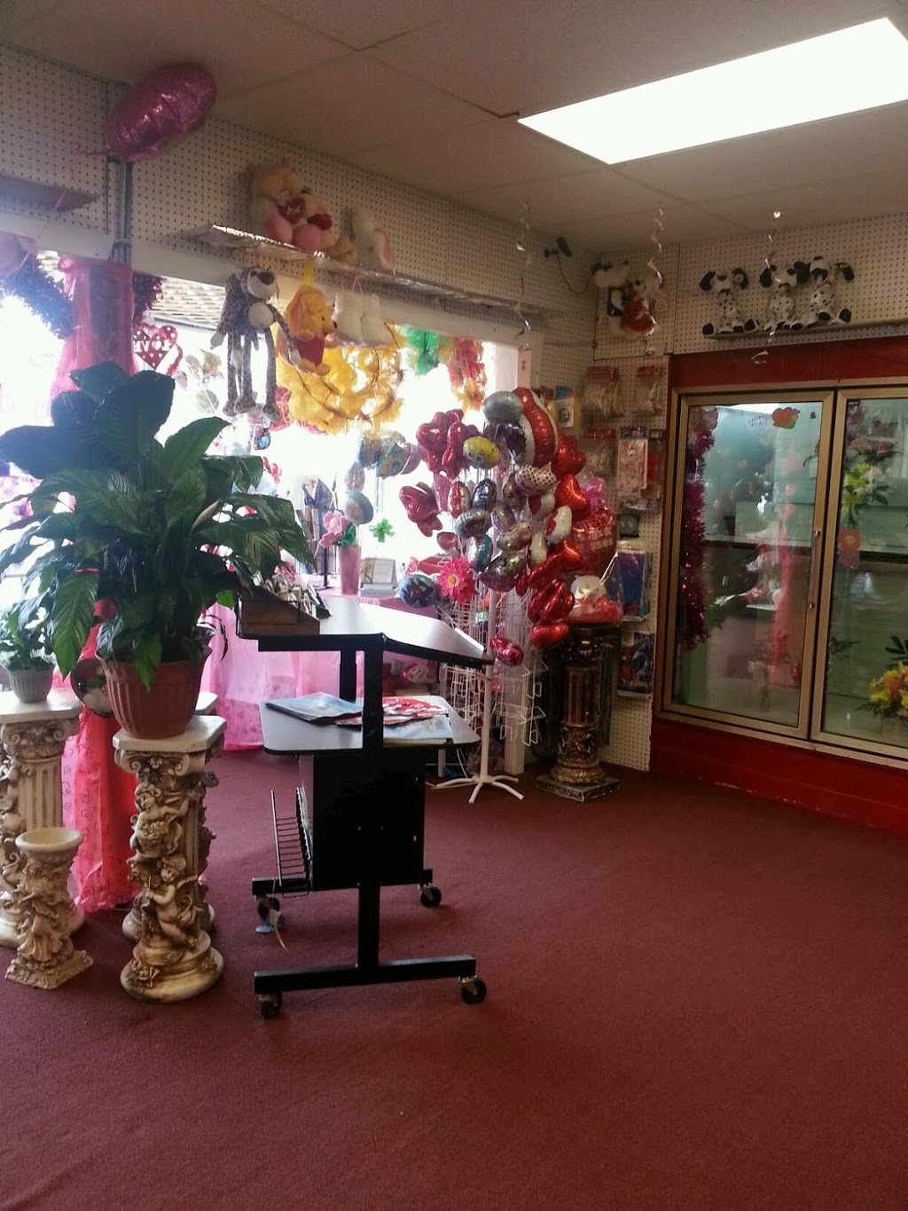 Monicas Gifts & Flowers | 1009 Franklin St, Anthony, TX 79821, USA | Phone: (915) 886-3232