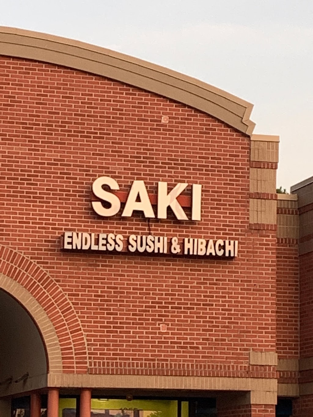 Saki Endless Sushi and Hibachi | 1055 Goodman Rd E, Southaven, MS 38671, USA | Phone: (662) 510-8811