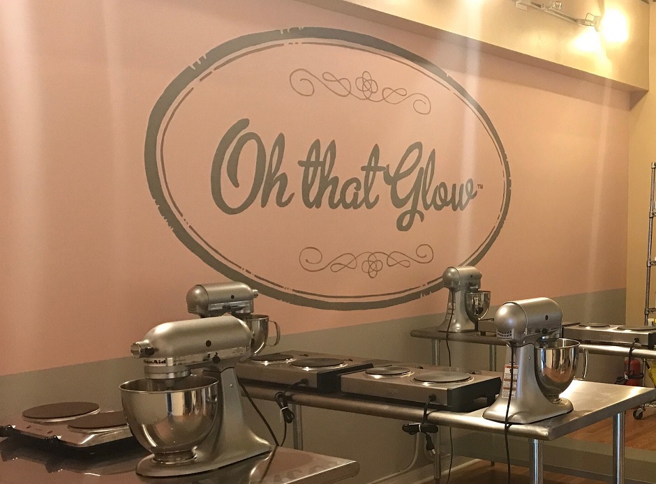 Oh that Glow Essentials | 121 Triple Diamond Blvd UNIT 10, Nokomis, FL 34275, USA | Phone: (941) 484-3186