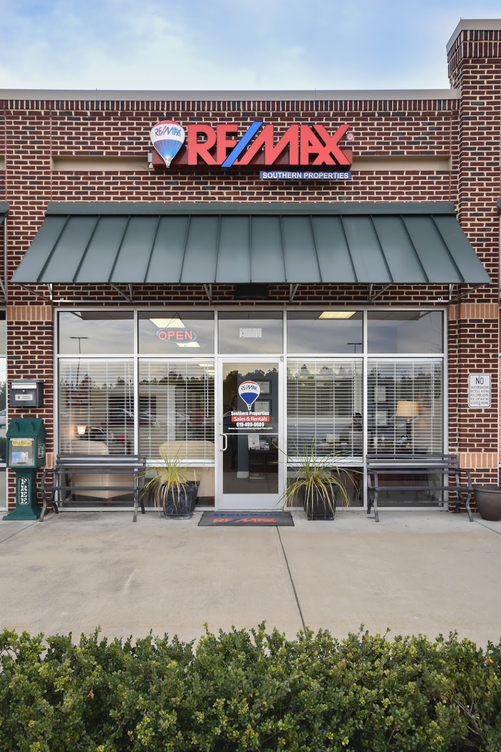 RE/MAX Southern Properties & Southern Properties Rentals | 1667 Buffalo Lake Rd, Sanford, NC 27332, USA | Phone: (919) 499-0609