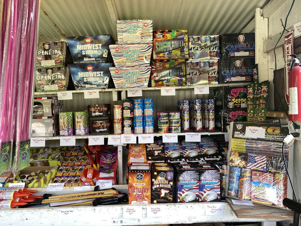 County Line - Fireworks | 11596 TX-34, Quinlan, TX 75474, USA | Phone: (903) 274-5617