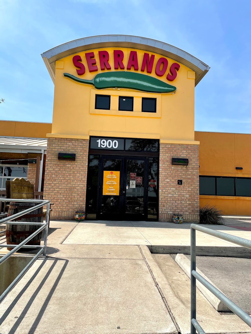 Serranos Cocina y Cantina - Cedar Park | 1900 E Whitestone Blvd, Cedar Park, TX 78613, USA | Phone: (512) 986-7374