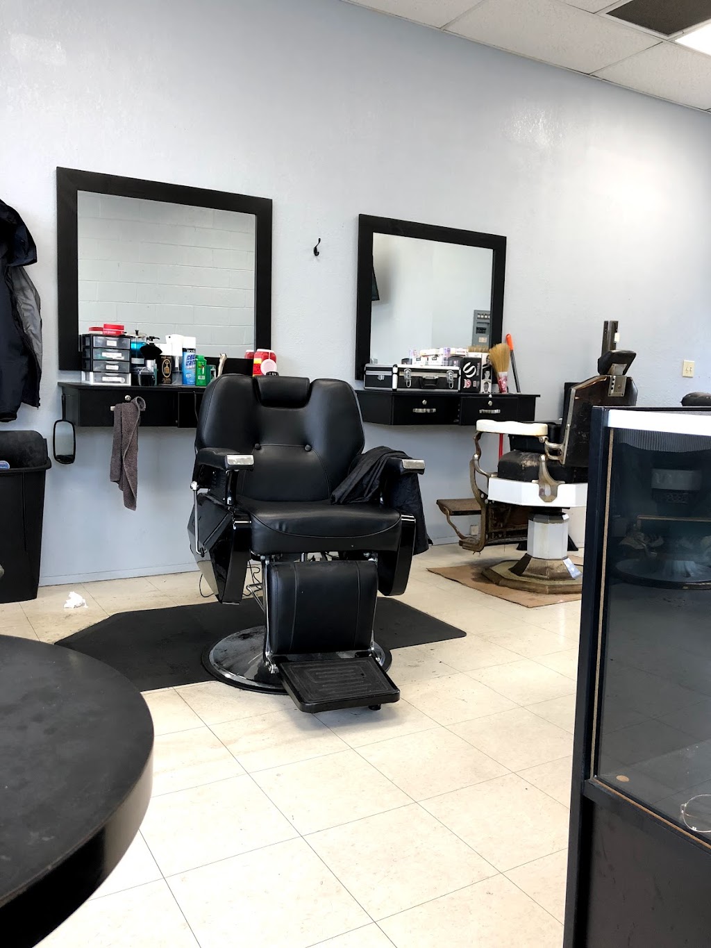 Willow St. Barbers | 1742 W Willow St, Long Beach, CA 90810, USA | Phone: (562) 452-0577