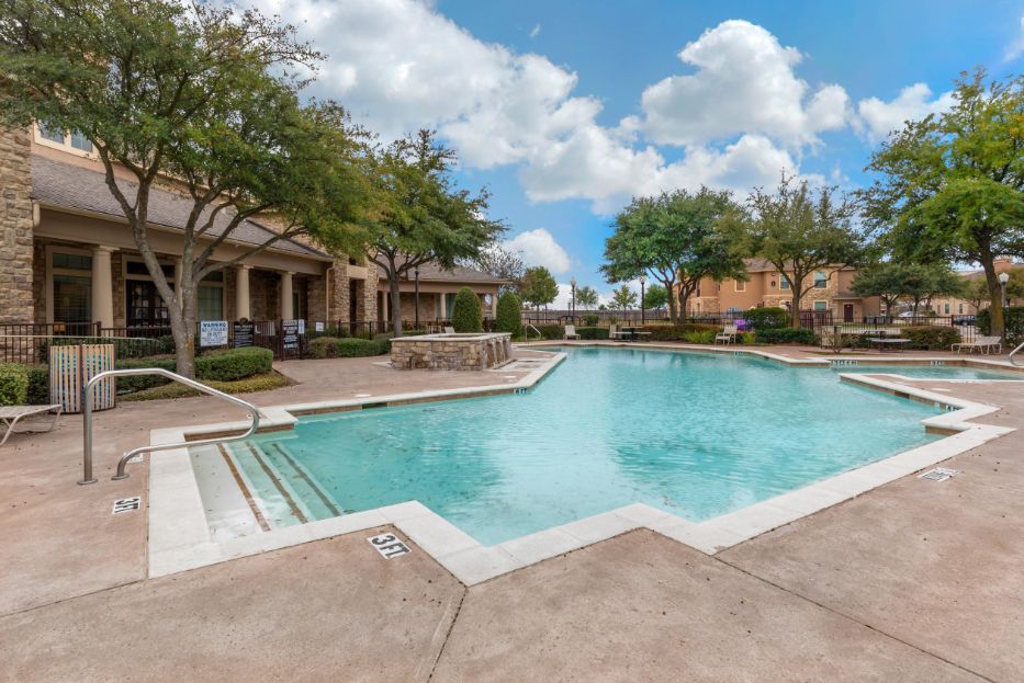 Providence on the Park Apartments | 8501 Old Hickory Trail, Dallas, TX 75237, USA | Phone: (817) 440-3837