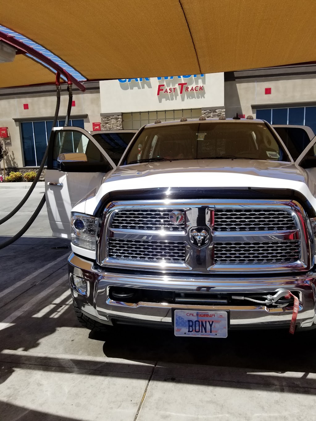 Fast Shine Car Wash | 3270 W Grant Line Rd, Tracy, CA 95304, USA | Phone: (209) 832-7420