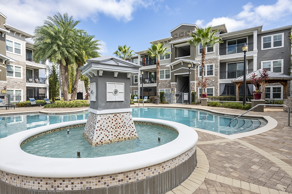 Bell at Universal Apartments | 6350 Vineland Rd, Orlando, FL 32819, USA | Phone: (407) 352-0098