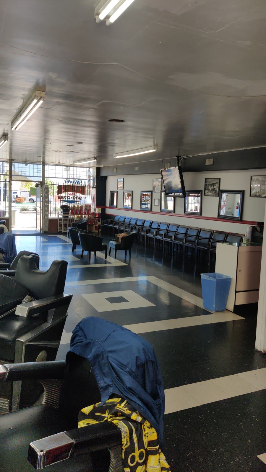 Utahs Barber Shop | 730 W Willow St, Long Beach, CA 90806, USA | Phone: (562) 989-0792