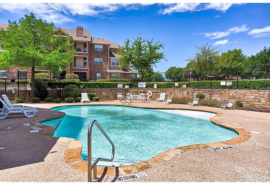 The Life at Westland Estates | 2950 Alemeda St, Fort Worth, TX 76108 | Phone: (817) 696-9780