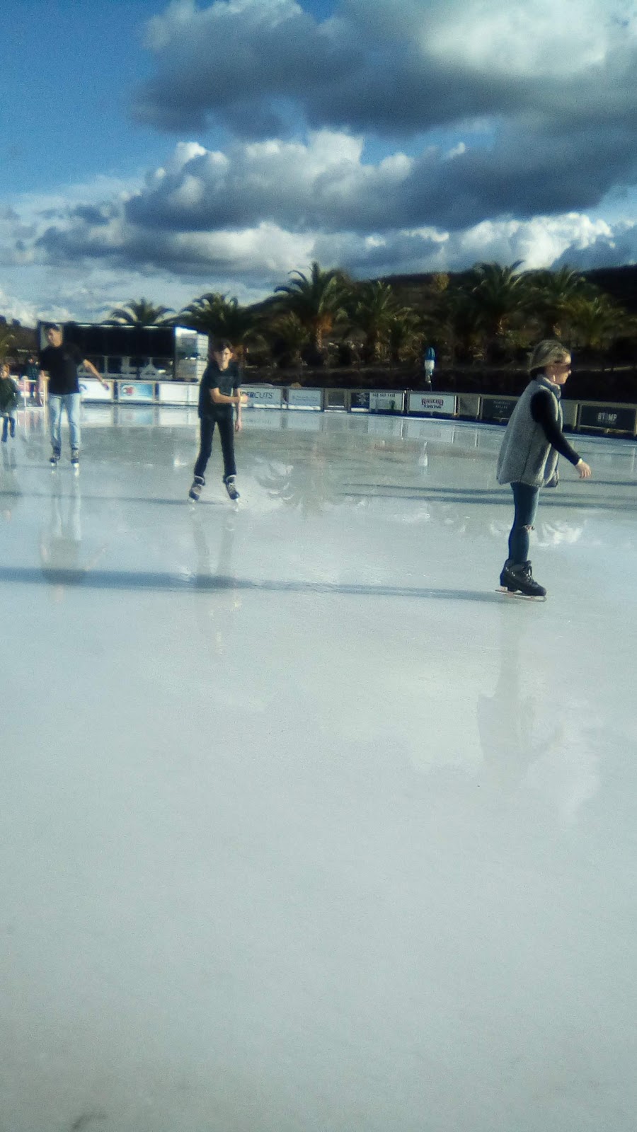 Peltzer Ice Rink | NOW OPEN | 40275 Calle Contento, Temecula, CA 92591, USA | Phone: (951) 888-2008