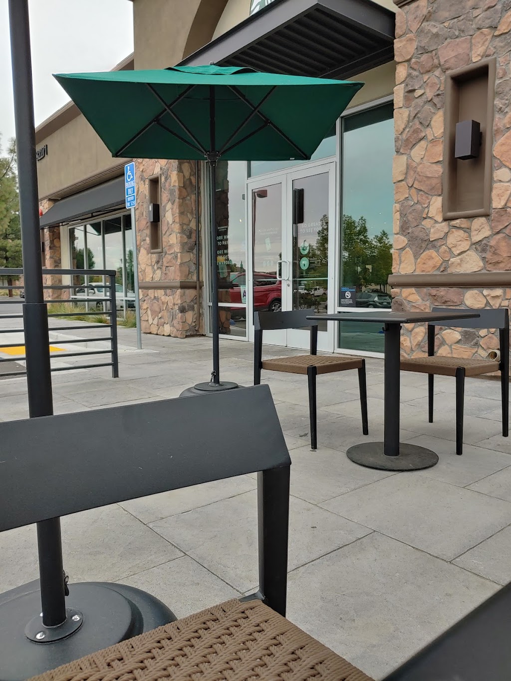 Starbucks | 32271 Mission Trail, Lake Elsinore, CA 92530, USA | Phone: (951) 245-0910