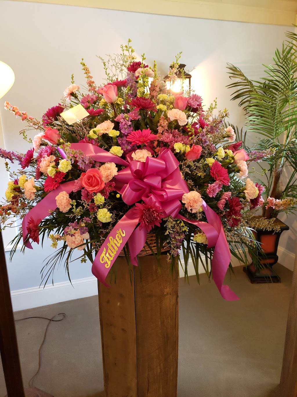 Filers Florist,inc. | 6887 Smith Rd, Cleveland, OH 44130, USA | Phone: (440) 884-4700