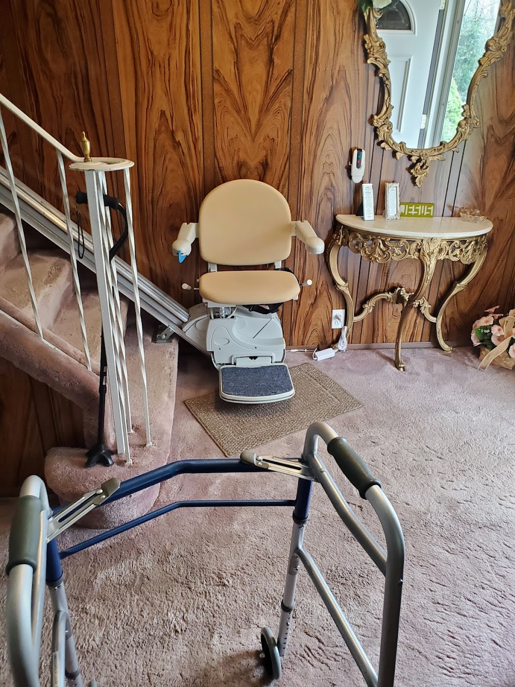 Stair Lift Store LI | 375 N Long Beach Rd, Rockville Centre, NY 11570, USA | Phone: (516) 633-5664