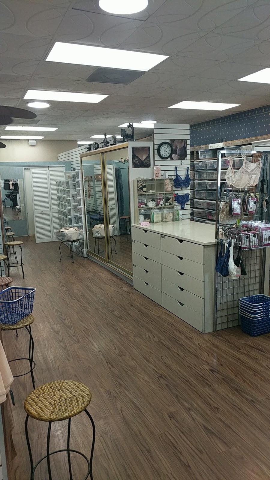 Creative Woman: The Wizard of Bras | 1530 S Myrtle Ave, Monrovia, CA 91016, USA | Phone: (626) 358-6216
