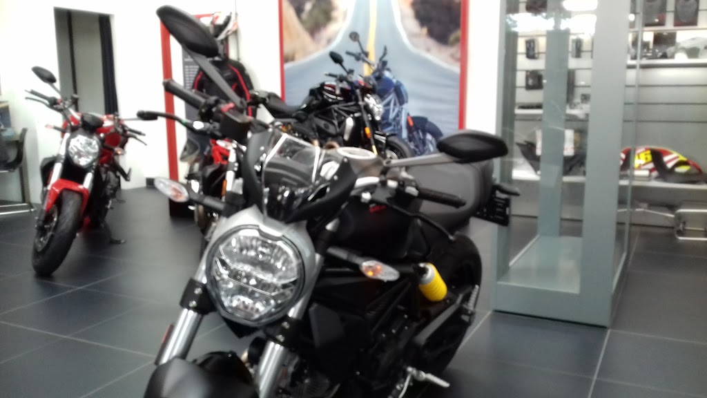 Star Twin Motors BV | Kanaal Zuid 484, 7371 GL Loenen, Netherlands | Phone: 055 505 1329