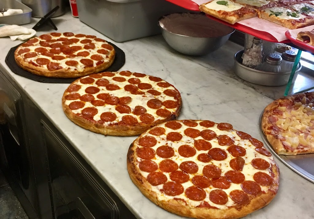 Vitos Pizza & Italian Restaurant | 7837 Springfield Blvd, Queens, NY 11364 | Phone: (718) 468-1019