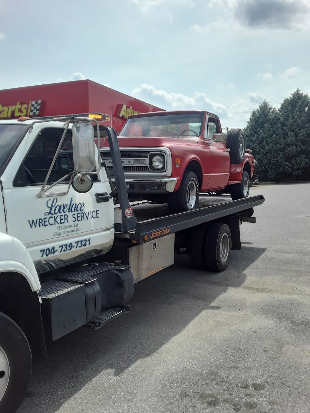 Lovelaces Wrecker Services | 123 Cyclone Ln, Kings Mountain, NC 28086, USA | Phone: (704) 739-7321