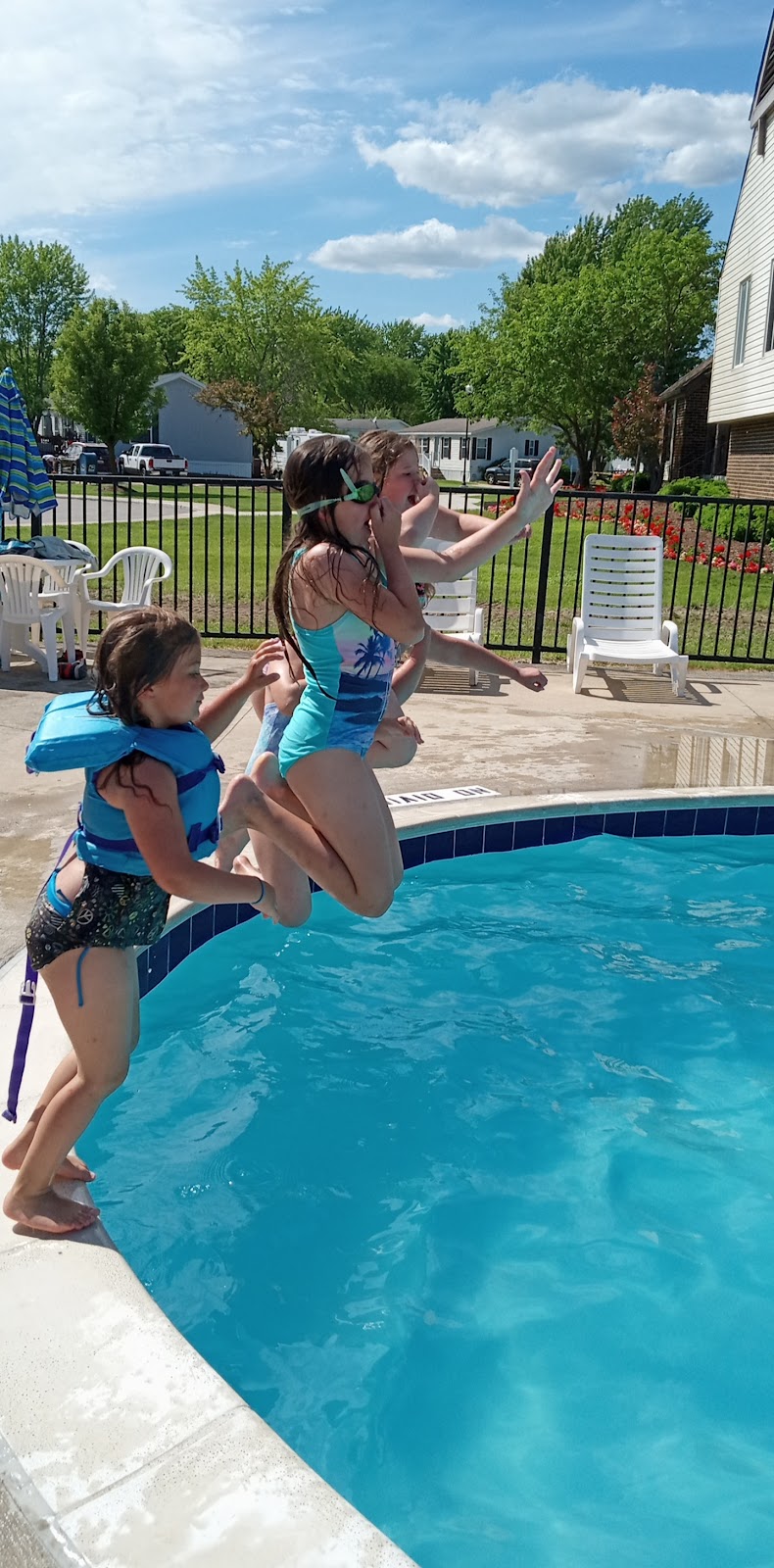 Ravinia Anchor Bay | 5407 Aloha Ln, Casco, MI 48064, USA | Phone: (586) 749-5169