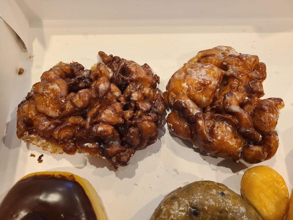 Queens Donuts | 2484 Avondale Haslet Rd, Haslet, TX 76052, USA | Phone: (817) 439-5088