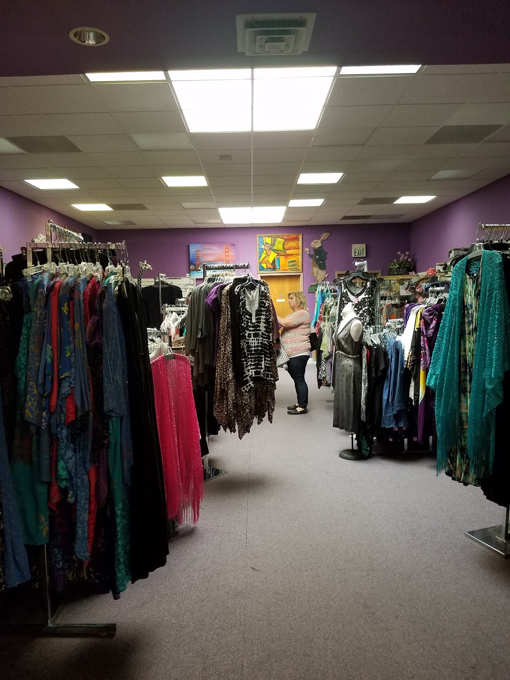 White Rabbit Boutique | 529 Main St, Martinez, CA 94553, USA | Phone: (925) 229-1900
