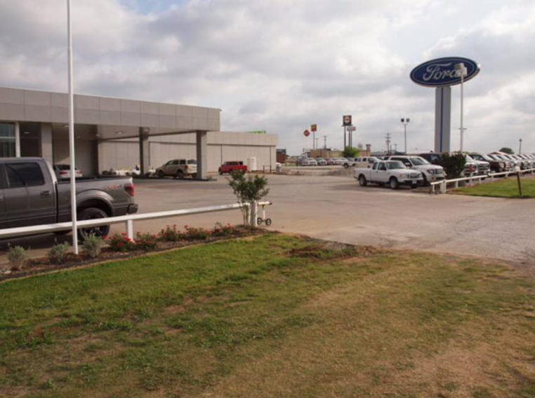 Holiday Ford | 1003 US-82, Whitesboro, TX 76273, USA | Phone: (430) 270-0264