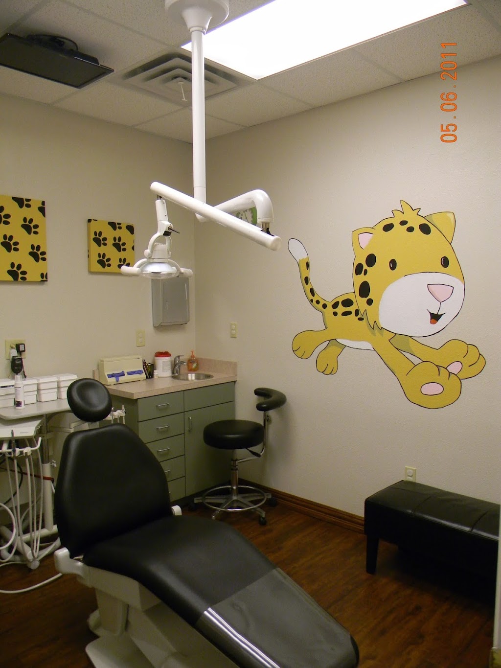 The Smiley Tooth Pediatric Dental Specialists | 2014 S Goliad St Suite 122, Rockwall, TX 75087, USA | Phone: (972) 772-7553