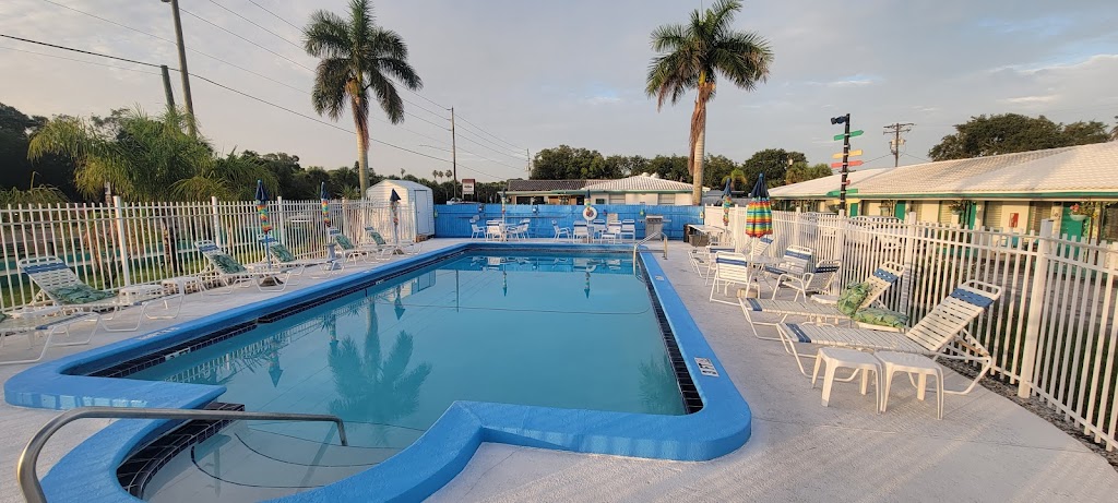 Palm Court Motel | 2090 Bayshore Blvd, Dunedin, FL 34698, USA | Phone: (727) 736-0441