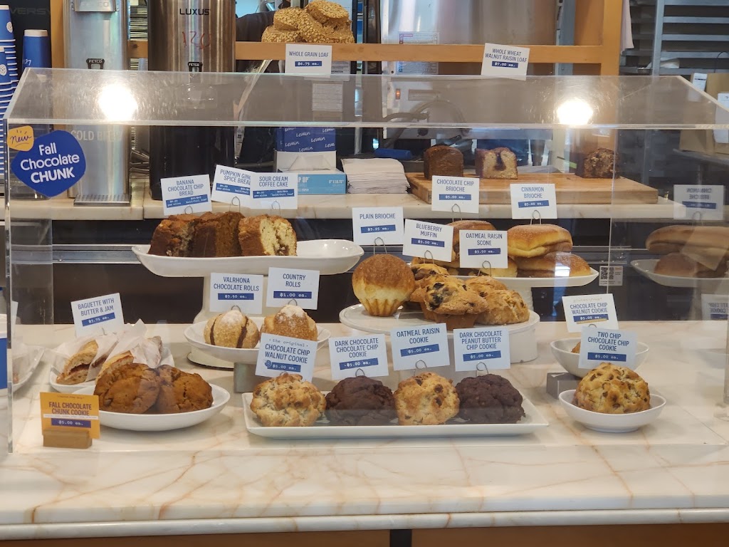 Levain Bakery – Upper West Side, NYC | 351 Amsterdam Ave, New York, NY 10024, USA | Phone: (917) 464-3782