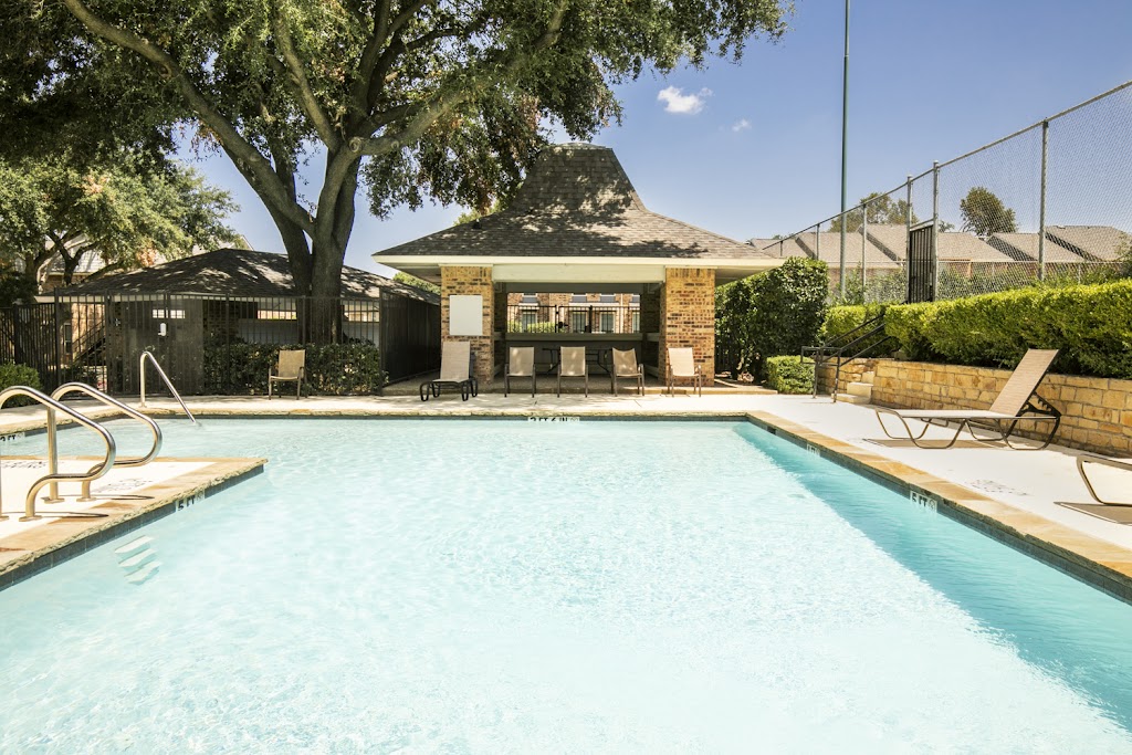 Oak Tree Condominium Apartments | 2730 Oak Tree Dr, Carrollton, TX 75006, USA | Phone: (972) 645-6882