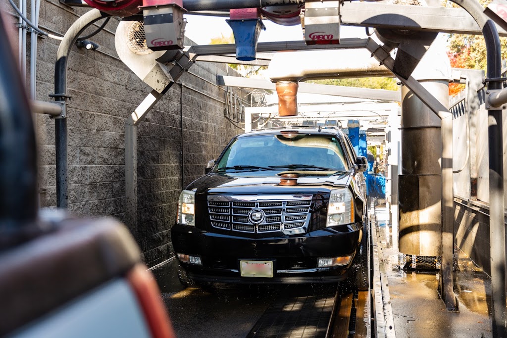 Folsom Glenn Car Wash & Auto Lube | 414 Glenn Dr, Folsom, CA 95630, USA | Phone: (916) 983-8977