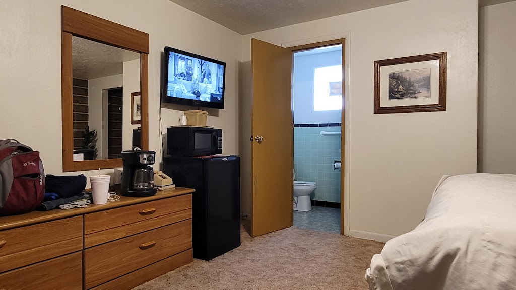 Anthony Motel | 423 W Main St, Anthony, KS 67003, USA | Phone: (620) 842-5185