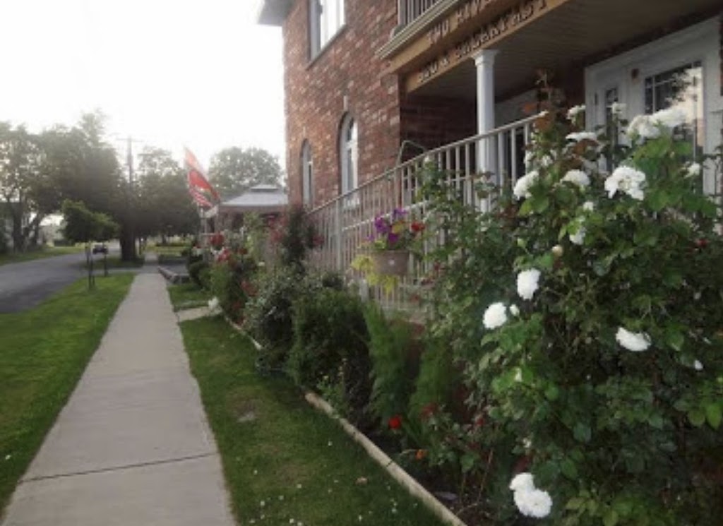Two Rivers Bed & Breakfast | 8006 Norton St, Niagara Falls, ON L2G 6R9, Canada | Phone: (905) 325-6072