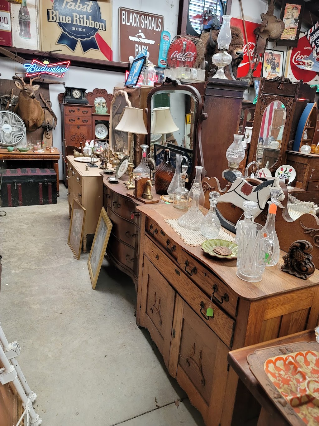 Country Store Antiques | 2075 GA-20, Conyers, GA 30012, USA | Phone: (404) 641-8126