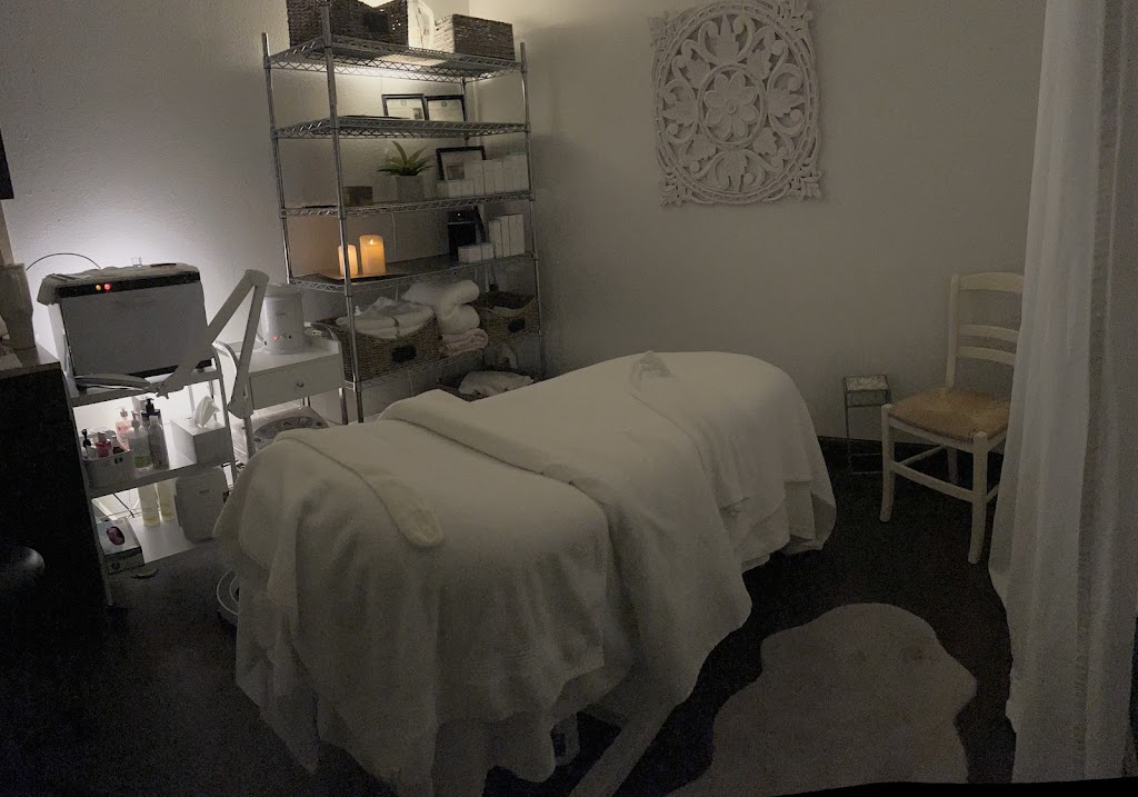 Amys Skin Shop | 349 Creekside Way, New Braunfels, TX 78130, USA | Phone: (303) 618-0182