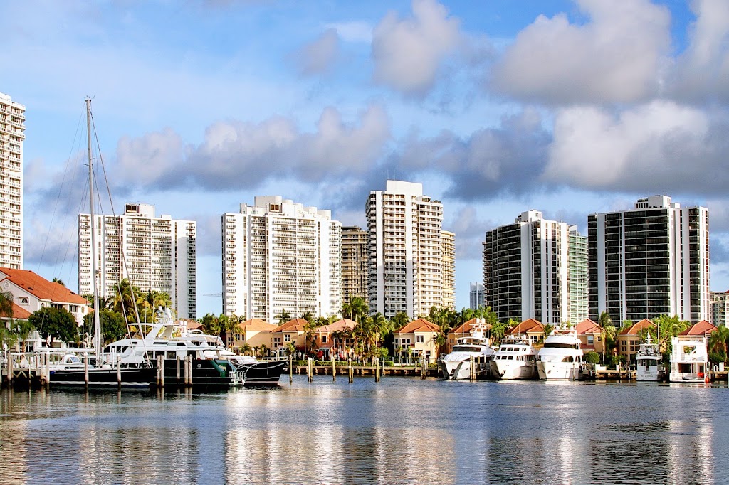 Suntex Marina at Aventura | 3601 NE 207th St, Miami, FL 33180, USA | Phone: (954) 457-8557