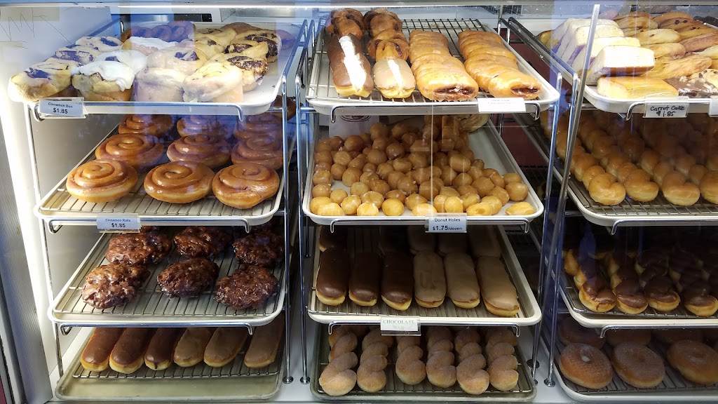 The Donut Palace | 20149 Pioneer Blvd, Lakewood, CA 90715, USA | Phone: (562) 809-1826