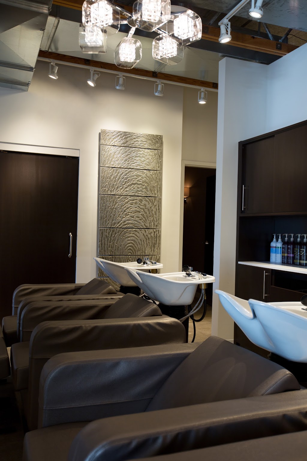 Salon Cheveux | 4436 Hwy 61 N, White Bear Lake, MN 55110, USA | Phone: (651) 490-9391