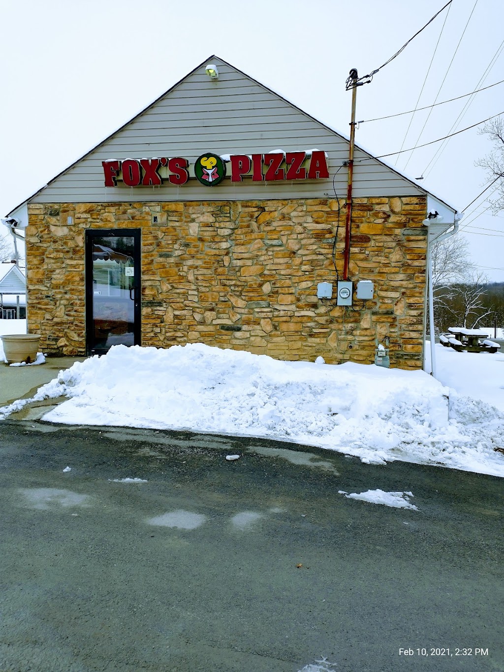 Foxs Pizza Den | 34 Sewickley Ave, Herminie, PA 15637, USA | Phone: (724) 835-1728