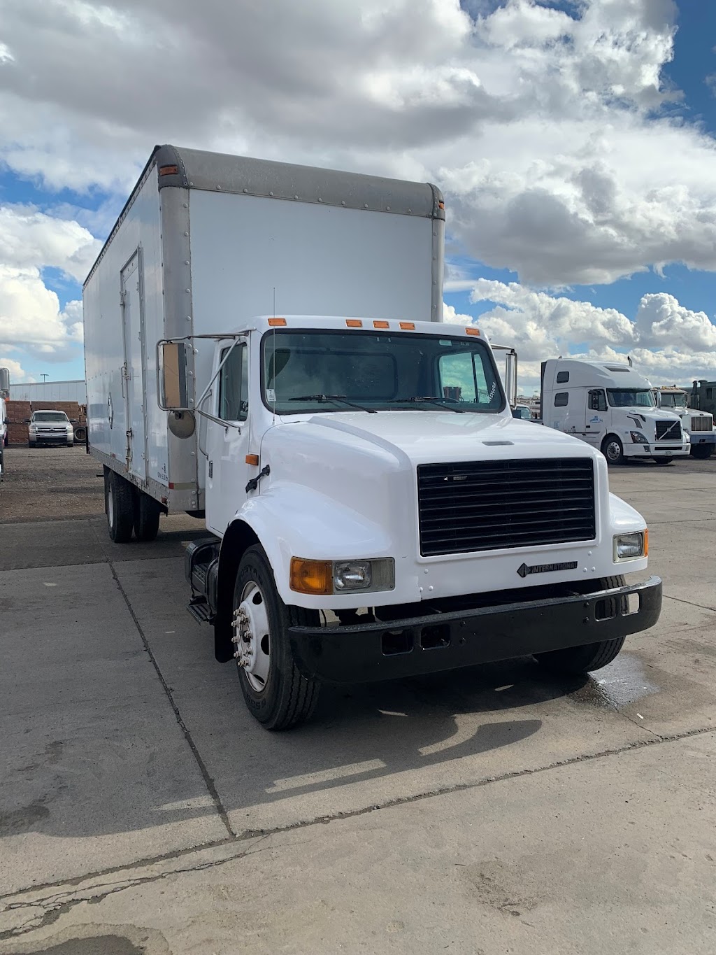 DB-Trucks | 6509 W Orangewood Ave, Glendale, AZ 85301, USA | Phone: (602) 441-4187