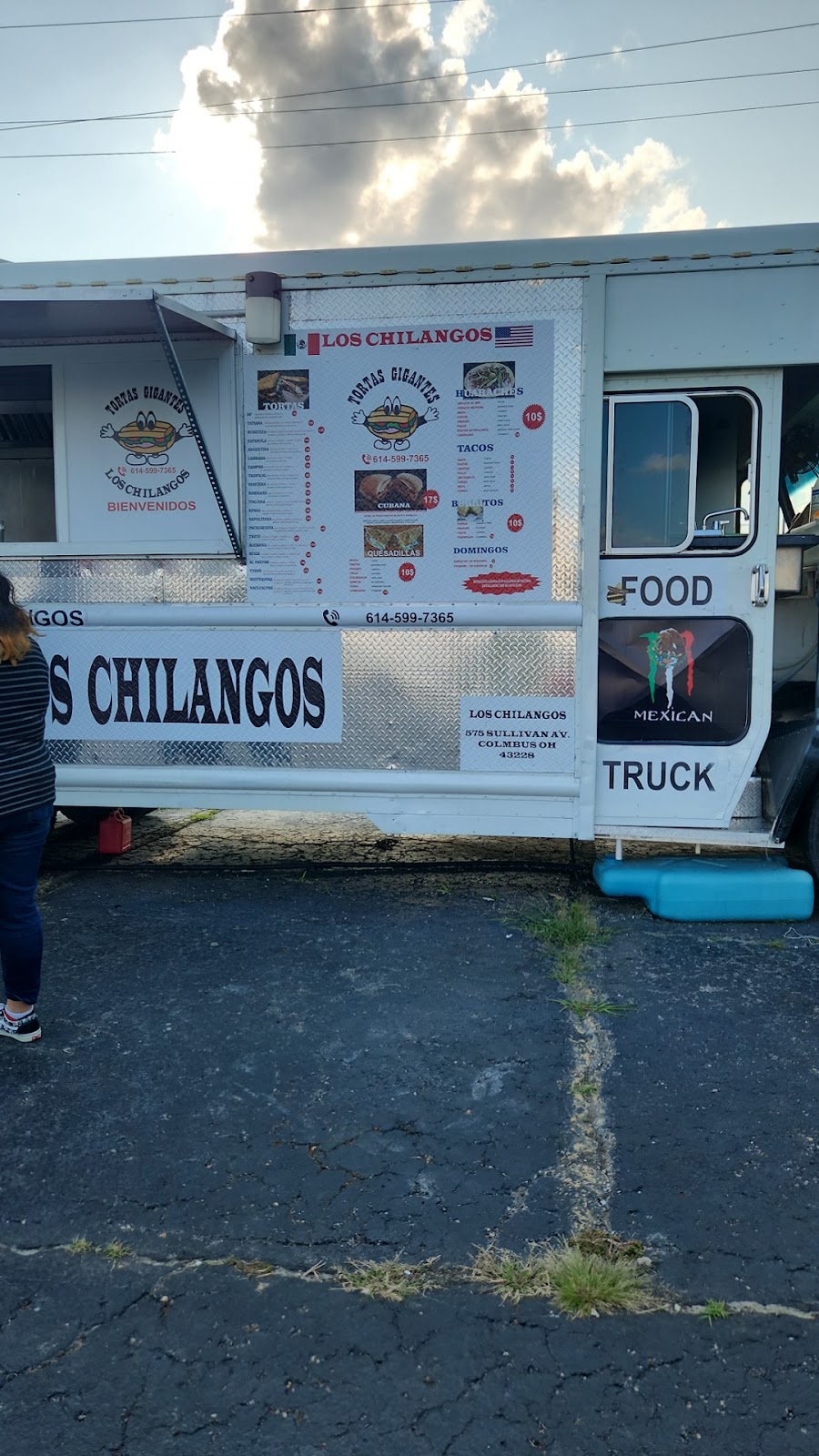 Tortas los chilangos | Sullivant Ave &, Wedgewood Dr, Columbus, OH 43228, USA | Phone: (614) 599-7365