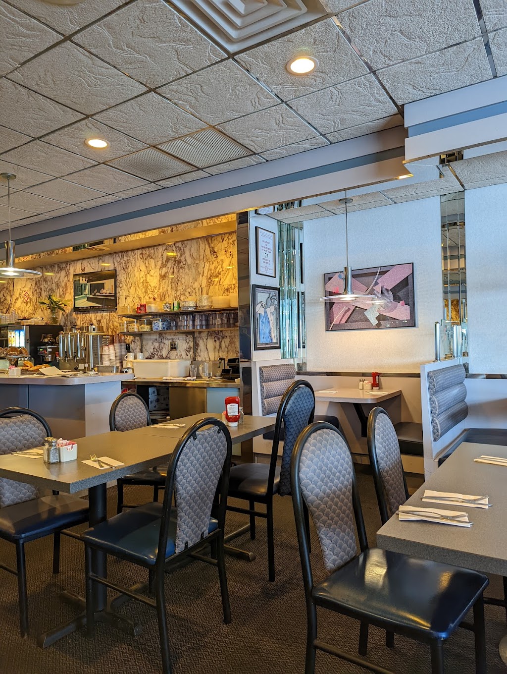 Blue Angel Diner | 1000 Old Country Rd, Plainview, NY 11803, USA | Phone: (516) 932-1160