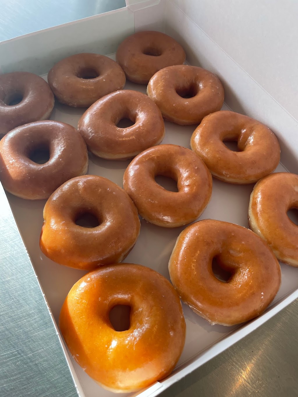 Krispy Kreme | 4302 Tacoma Mall Blvd, Tacoma, WA 98409, USA | Phone: (253) 472-6888