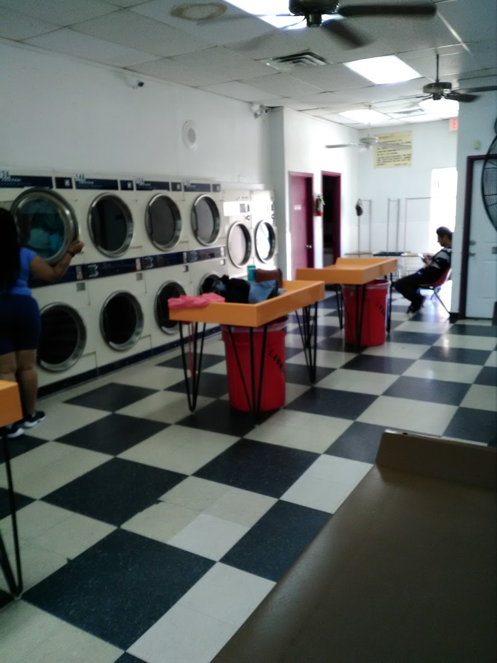 Laundry City | 4014 N Belt Line Rd, Irving, TX 75038, USA | Phone: (972) 659-9299